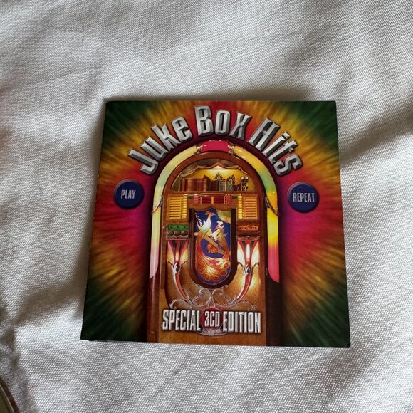 United Audio Entertainment Embossed Tin - 3 CD Set - Juke Box Hits - 75 Tracks - Picture 8 of 9